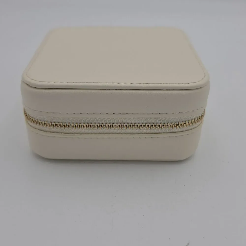 Cream Faux Leather Travel Jewelry Box Organizer Mirror Zip Around Gold Tone